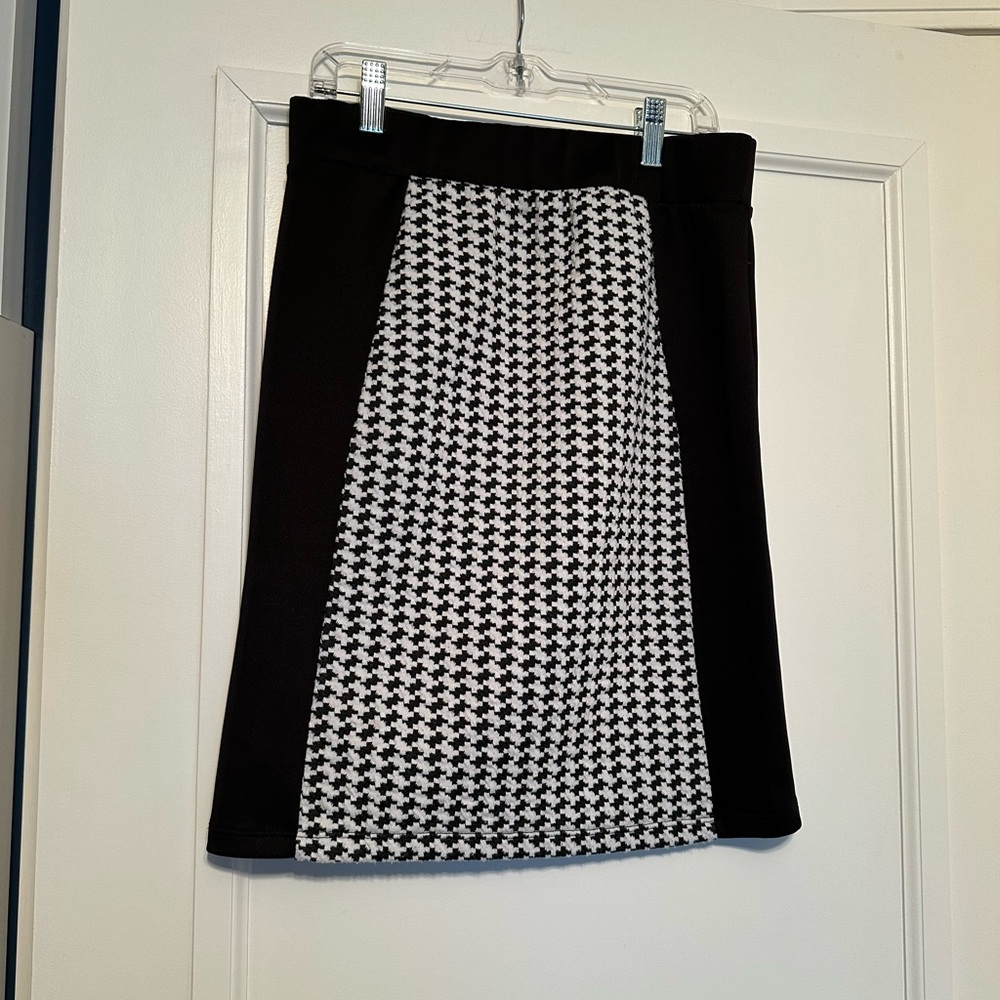 Fig & Blu Black/White Houndstooth Skirt, Size S, Moderatly Worn